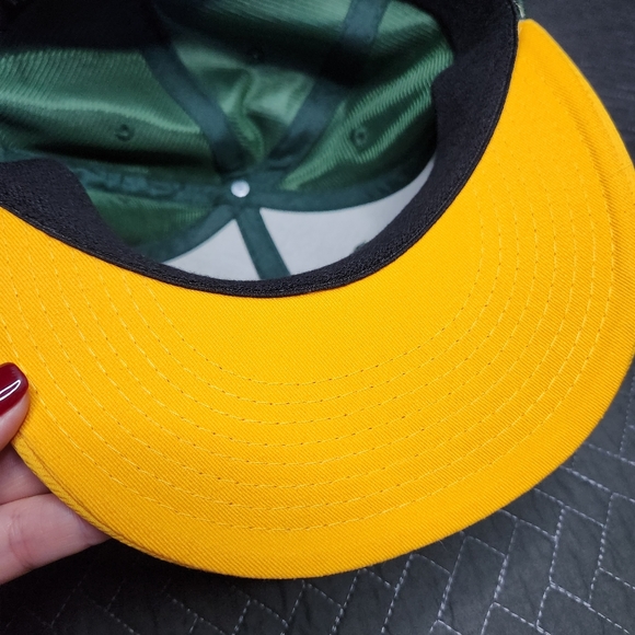 Dome Flex Embroidered "K" Logo Gold & Green Cap Possibly Colligiate Size Med/Lar - Picture 9 of 13